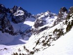 TÝDEN ZIMNÍHO LEZENÍ - Vysoké Tatry, Týden lezení v okolí Brnčálky za nádherného počasí. Podmínky vynikající a to jak na skále tak na ledech. Díky sedlému sněhu byla lavinová situace velmi příznivá a a celému průběhu pomohla i výborná ná - fotografie 96