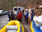 RAFTING NA JIZEE 2.4.2011, Pardn voda: 21 m3, vichni co jeli, to vn to vychytali. Vlny, hukot, zbava... no prost ndhera. Jedna posdka yukonu to nakonec po 4 koupelch vzdala a pedsedla do raftu, ale jinak parda. Po - fotografie 7