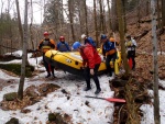 RAFTING NA JIZEE 2.4.2011, Pardn voda: 21 m3, vichni co jeli, to vn to vychytali. Vlny, hukot, zbava... no prost ndhera. Jedna posdka yukonu to nakonec po 4 koupelch vzdala a pedsedla do raftu, ale jinak parda. Po - fotografie 11