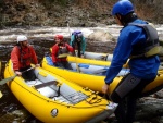 RAFTING NA JIZEE 2.4.2011, Pardn voda: 21 m3, vichni co jeli, to vn to vychytali. Vlny, hukot, zbava... no prost ndhera. Jedna posdka yukonu to nakonec po 4 koupelch vzdala a pedsedla do raftu, ale jinak parda. Po - fotografie 14