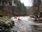 RAFTING NA JIZEE 2.4.2011, Pardn voda: 21 m3, vichni co jeli, to vn to vychytali. Vlny, hukot, zbava... no prost ndhera. Jedna posdka yukonu to nakonec po 4 koupelch vzdala a pedsedla do raftu, ale jinak parda. Po - fotografie 23