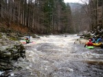 RAFTING NA JIZEE 2.4.2011, Pardn voda: 21 m3, vichni co jeli, to vn to vychytali. Vlny, hukot, zbava... no prost ndhera. Jedna posdka yukonu to nakonec po 4 koupelch vzdala a pedsedla do raftu, ale jinak parda. Po - fotografie 25