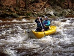 RAFTING NA JIZEE 2.4.2011, Pardn voda: 21 m3, vichni co jeli, to vn to vychytali. Vlny, hukot, zbava... no prost ndhera. Jedna posdka yukonu to nakonec po 4 koupelch vzdala a pedsedla do raftu, ale jinak parda. Po - fotografie 28