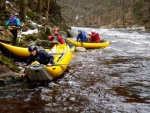 RAFTING NA JIZEE 2.4.2011, Pardn voda: 21 m3, vichni co jeli, to vn to vychytali. Vlny, hukot, zbava... no prost ndhera. Jedna posdka yukonu to nakonec po 4 koupelch vzdala a pedsedla do raftu, ale jinak parda. Po - fotografie 31