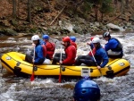 RAFTING NA JIZEE 2.4.2011, Pardn voda: 21 m3, vichni co jeli, to vn to vychytali. Vlny, hukot, zbava... no prost ndhera. Jedna posdka yukonu to nakonec po 4 koupelch vzdala a pedsedla do raftu, ale jinak parda. Po - fotografie 34