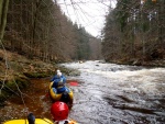 RAFTING NA JIZEE 2.4.2011, Pardn voda: 21 m3, vichni co jeli, to vn to vychytali. Vlny, hukot, zbava... no prost ndhera. Jedna posdka yukonu to nakonec po 4 koupelch vzdala a pedsedla do raftu, ale jinak parda. Po - fotografie 35