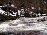 RAFTING NA JIZEE 2.4.2011, Pardn voda: 21 m3, vichni co jeli, to vn to vychytali. Vlny, hukot, zbava... no prost ndhera. Jedna posdka yukonu to nakonec po 4 koupelch vzdala a pedsedla do raftu, ale jinak parda. Po - fotografie 36