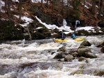 RAFTING NA JIZEE 2.4.2011, Pardn voda: 21 m3, vichni co jeli, to vn to vychytali. Vlny, hukot, zbava... no prost ndhera. Jedna posdka yukonu to nakonec po 4 koupelch vzdala a pedsedla do raftu, ale jinak parda. Po - fotografie 39