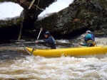 RAFTING NA JIZEE 2.4.2011, Pardn voda: 21 m3, vichni co jeli, to vn to vychytali. Vlny, hukot, zbava... no prost ndhera. Jedna posdka yukonu to nakonec po 4 koupelch vzdala a pedsedla do raftu, ale jinak parda. Po - fotografie 41