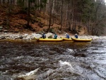 RAFTING NA JIZEE 2.4.2011, Pardn voda: 21 m3, vichni co jeli, to vn to vychytali. Vlny, hukot, zbava... no prost ndhera. Jedna posdka yukonu to nakonec po 4 koupelch vzdala a pedsedla do raftu, ale jinak parda. Po - fotografie 44