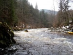 RAFTING NA JIZEE 2.4.2011, Pardn voda: 21 m3, vichni co jeli, to vn to vychytali. Vlny, hukot, zbava... no prost ndhera. Jedna posdka yukonu to nakonec po 4 koupelch vzdala a pedsedla do raftu, ale jinak parda. Po - fotografie 47