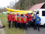 RAFTING JIZERA 9.4.2011, Zpotku chladn poas se zmnilo v ndhern slunen den a tak byl rafting i za men vody pardn. Jizera je prost ndhern. Tak dva Francouzi z posdky jednoho raftu byli nadeni stejn jako ost - fotografie 3