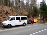 RAFTING JIZERA 9.4.2011, Zpotku chladn poas se zmnilo v ndhern slunen den a tak byl rafting i za men vody pardn. Jizera je prost ndhern. Tak dva Francouzi z posdky jednoho raftu byli nadeni stejn jako ost - fotografie 10