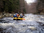 RAFTING JIZERA 9.4.2011, Zpotku chladn poas se zmnilo v ndhern slunen den a tak byl rafting i za men vody pardn. Jizera je prost ndhern. Tak dva Francouzi z posdky jednoho raftu byli nadeni stejn jako ost - fotografie 23