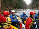 RAFTING JIZERA 9.4.2011, Zpotku chladn poas se zmnilo v ndhern slunen den a tak byl rafting i za men vody pardn. Jizera je prost ndhern. Tak dva Francouzi z posdky jednoho raftu byli nadeni stejn jako ost - fotografie 24