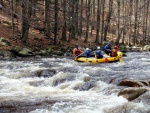 RAFTING JIZERA 9.4.2011, Zpotku chladn poas se zmnilo v ndhern slunen den a tak byl rafting i za men vody pardn. Jizera je prost ndhern. Tak dva Francouzi z posdky jednoho raftu byli nadeni stejn jako ost - fotografie 37