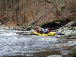 RAFTING JIZERA 9.4.2011, Zpotku chladn poas se zmnilo v ndhern slunen den a tak byl rafting i za men vody pardn. Jizera je prost ndhern. Tak dva Francouzi z posdky jednoho raftu byli nadeni stejn jako ost - fotografie 47