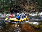 RAFTING JIZERA 9.4.2011, Zpotku chladn poas se zmnilo v ndhern slunen den a tak byl rafting i za men vody pardn. Jizera je prost ndhern. Tak dva Francouzi z posdky jednoho raftu byli nadeni stejn jako ost - fotografie 50