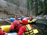 RAFTING JIZERA 9.4.2011, Zpotku chladn poas se zmnilo v ndhern slunen den a tak byl rafting i za men vody pardn. Jizera je prost ndhern. Tak dva Francouzi z posdky jednoho raftu byli nadeni stejn jako ost - fotografie 51