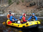 RAFTING JIZERA 9.4.2011, Zpotku chladn poas se zmnilo v ndhern slunen den a tak byl rafting i za men vody pardn. Jizera je prost ndhern. Tak dva Francouzi z posdky jednoho raftu byli nadeni stejn jako ost - fotografie 54