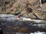 RAFTING JIZERA 9.4.2011, Zpotku chladn poas se zmnilo v ndhern slunen den a tak byl rafting i za men vody pardn. Jizera je prost ndhern. Tak dva Francouzi z posdky jednoho raftu byli nadeni stejn jako ost - fotografie 58