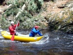 RAFTING JIZERA 9.4.2011, Zpotku chladn poas se zmnilo v ndhern slunen den a tak byl rafting i za men vody pardn. Jizera je prost ndhern. Tak dva Francouzi z posdky jednoho raftu byli nadeni stejn jako ost - fotografie 59