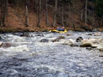 RAFTING JIZERA 9.4.2011, Zpotku chladn poas se zmnilo v ndhern slunen den a tak byl rafting i za men vody pardn. Jizera je prost ndhern. Tak dva Francouzi z posdky jednoho raftu byli nadeni stejn jako ost - fotografie 61