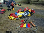 RAFTING JIZERA 9.4.2011, Zpotku chladn poas se zmnilo v ndhern slunen den a tak byl rafting i za men vody pardn. Jizera je prost ndhern. Tak dva Francouzi z posdky jednoho raftu byli nadeni stejn jako ost - fotografie 89