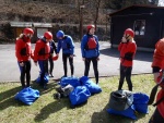 RAFTING NA JIZEE 10.4.2011, Sluncem zalit dol eky Jizery vynahradilo men stav vody. Skvl nlada a spousta zbavy na raftech, velmi pjemn pivtan jara. - fotografie 14