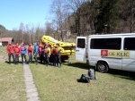 RAFTING NA JIZEE 10.4.2011, Sluncem zalit dol eky Jizery vynahradilo men stav vody. Skvl nlada a spousta zbavy na raftech, velmi pjemn pivtan jara. - fotografie 16