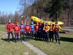 RAFTING NA JIZEE 10.4.2011, Sluncem zalit dol eky Jizery vynahradilo men stav vody. Skvl nlada a spousta zbavy na raftech, velmi pjemn pivtan jara. - fotografie 17