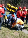 RAFTING NA JIZEE 10.4.2011, Sluncem zalit dol eky Jizery vynahradilo men stav vody. Skvl nlada a spousta zbavy na raftech, velmi pjemn pivtan jara. - fotografie 18