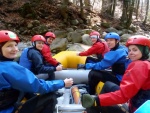 RAFTING NA JIZEE 10.4.2011, Sluncem zalit dol eky Jizery vynahradilo men stav vody. Skvl nlada a spousta zbavy na raftech, velmi pjemn pivtan jara. - fotografie 34