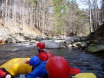 RAFTING NA JIZEE 10.4.2011, Sluncem zalit dol eky Jizery vynahradilo men stav vody. Skvl nlada a spousta zbavy na raftech, velmi pjemn pivtan jara. - fotografie 36