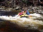 RAFTING NA JIZEE 10.4.2011, Sluncem zalit dol eky Jizery vynahradilo men stav vody. Skvl nlada a spousta zbavy na raftech, velmi pjemn pivtan jara. - fotografie 47