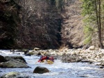 RAFTING NA JIZEŘE 10.4.2011, Sluncem zalité údolí řeky Jizery vynahradilo menší stav vody. Skvělá nálada a spousta zábavy na raftech, velmi příjemné přivítaní jara. - fotografie 58