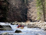 RAFTING NA JIZEE 10.4.2011, Sluncem zalit dol eky Jizery vynahradilo men stav vody. Skvl nlada a spousta zbavy na raftech, velmi pjemn pivtan jara. - fotografie 58