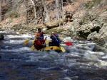 RAFTING NA JIZEE 10.4.2011, Sluncem zalit dol eky Jizery vynahradilo men stav vody. Skvl nlada a spousta zbavy na raftech, velmi pjemn pivtan jara. - fotografie 65