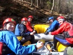 RAFTING NA JIZEE 10.4.2011, Sluncem zalit dol eky Jizery vynahradilo men stav vody. Skvl nlada a spousta zbavy na raftech, velmi pjemn pivtan jara. - fotografie 68