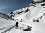 SILVRETTA - OPRAVDOV SKIALPINISTICK RJ - 2011, tyi dny ve sluncem zalitch horch. Pochvala vem astnkm za pohodu a super vkony. Odpoledn siesta byla vdy odmnou za rann vstvn... - fotografie 13