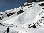 SILVRETTA - OPRAVDOV SKIALPINISTICK RJ - 2011, tyi dny ve sluncem zalitch horch. Pochvala vem astnkm za pohodu a super vkony. Odpoledn siesta byla vdy odmnou za rann vstvn... - fotografie 14