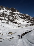 SILVRETTA - OPRAVDOV SKIALPINISTICK RJ - 2011, tyi dny ve sluncem zalitch horch. Pochvala vem astnkm za pohodu a super vkony. Odpoledn siesta byla vdy odmnou za rann vstvn... - fotografie 18