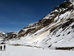 SILVRETTA - OPRAVDOV SKIALPINISTICK RJ - 2011, tyi dny ve sluncem zalitch horch. Pochvala vem astnkm za pohodu a super vkony. Odpoledn siesta byla vdy odmnou za rann vstvn... - fotografie 35