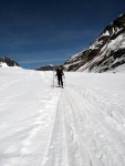 SILVRETTA - OPRAVDOV SKIALPINISTICK RJ - 2011, tyi dny ve sluncem zalitch horch. Pochvala vem astnkm za pohodu a super vkony. Odpoledn siesta byla vdy odmnou za rann vstvn... - fotografie 36