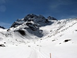 SILVRETTA - OPRAVDOV SKIALPINISTICK RJ - 2011, tyi dny ve sluncem zalitch horch. Pochvala vem astnkm za pohodu a super vkony. Odpoledn siesta byla vdy odmnou za rann vstvn... - fotografie 37