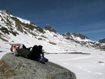 SILVRETTA - OPRAVDOV SKIALPINISTICK RJ - 2011, tyi dny ve sluncem zalitch horch. Pochvala vem astnkm za pohodu a super vkony. Odpoledn siesta byla vdy odmnou za rann vstvn... - fotografie 41