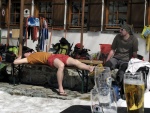 SILVRETTA - OPRAVDOV SKIALPINISTICK RJ - 2011, tyi dny ve sluncem zalitch horch. Pochvala vem astnkm za pohodu a super vkony. Odpoledn siesta byla vdy odmnou za rann vstvn... - fotografie 52