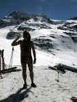 SILVRETTA - OPRAVDOV SKIALPINISTICK RJ - 2011, tyi dny ve sluncem zalitch horch. Pochvala vem astnkm za pohodu a super vkony. Odpoledn siesta byla vdy odmnou za rann vstvn... - fotografie 54