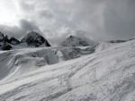 SILVRETTA - OPRAVDOV SKIALPINISTICK RJ - 2011, tyi dny ve sluncem zalitch horch. Pochvala vem astnkm za pohodu a super vkony. Odpoledn siesta byla vdy odmnou za rann vstvn... - fotografie 84