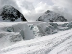 SILVRETTA - OPRAVDOV SKIALPINISTICK RJ - 2011, tyi dny ve sluncem zalitch horch. Pochvala vem astnkm za pohodu a super vkony. Odpoledn siesta byla vdy odmnou za rann vstvn... - fotografie 85